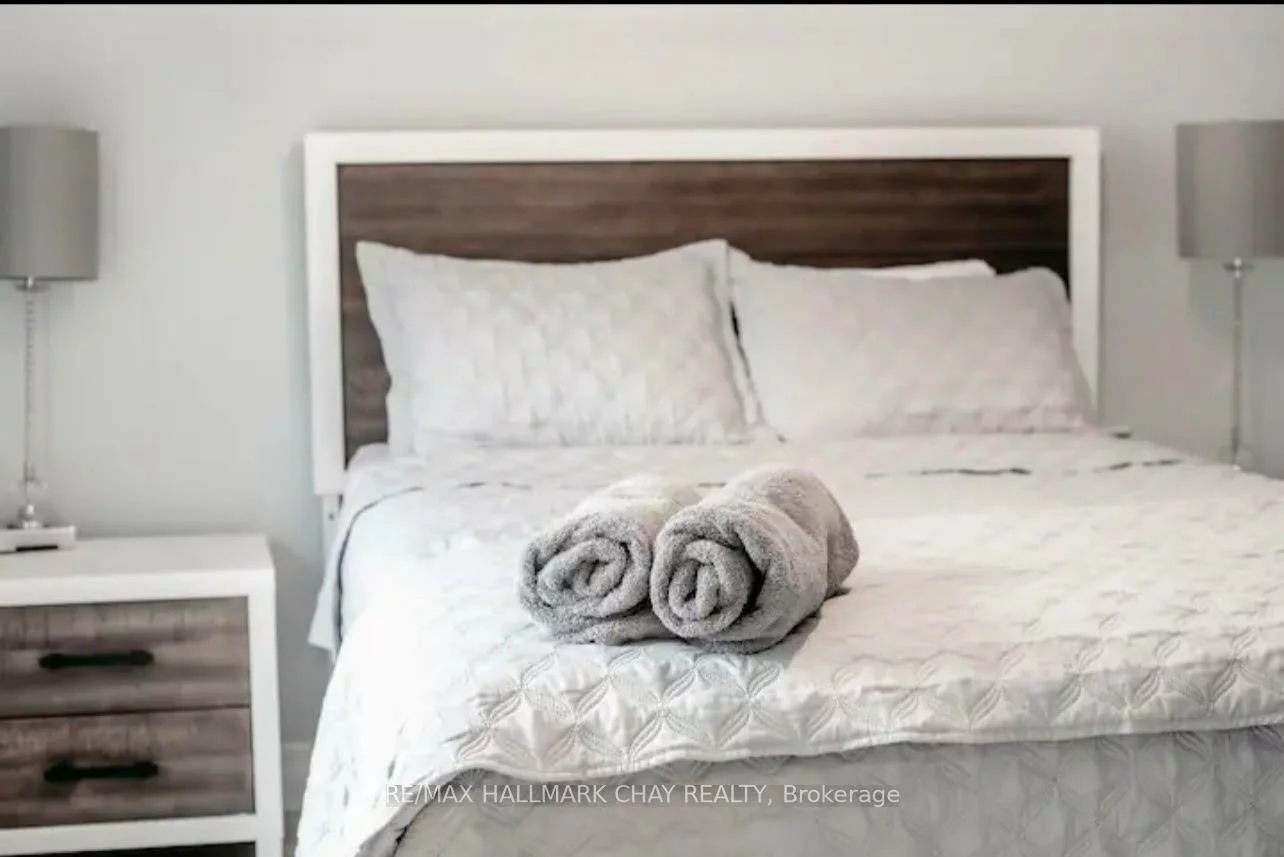 118, Mulcaster, Codrington, Barrie