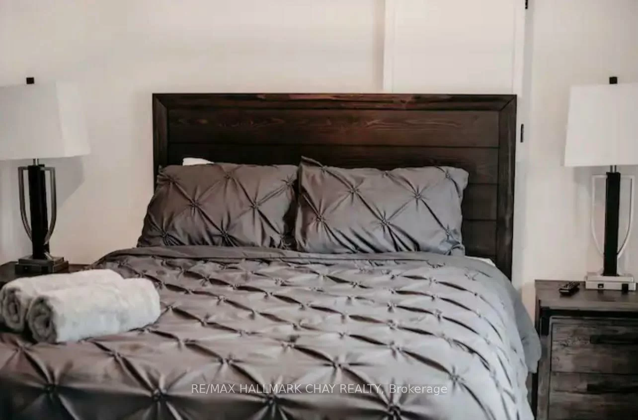 118, Mulcaster, Codrington, Barrie