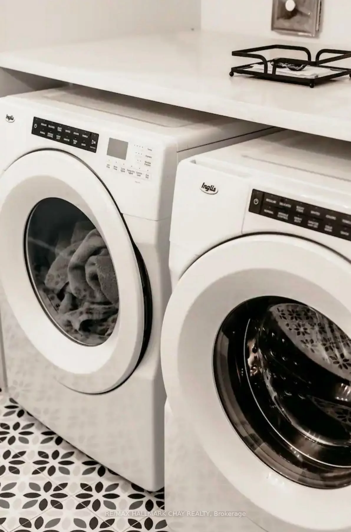 118, Mulcaster, Codrington, Barrie