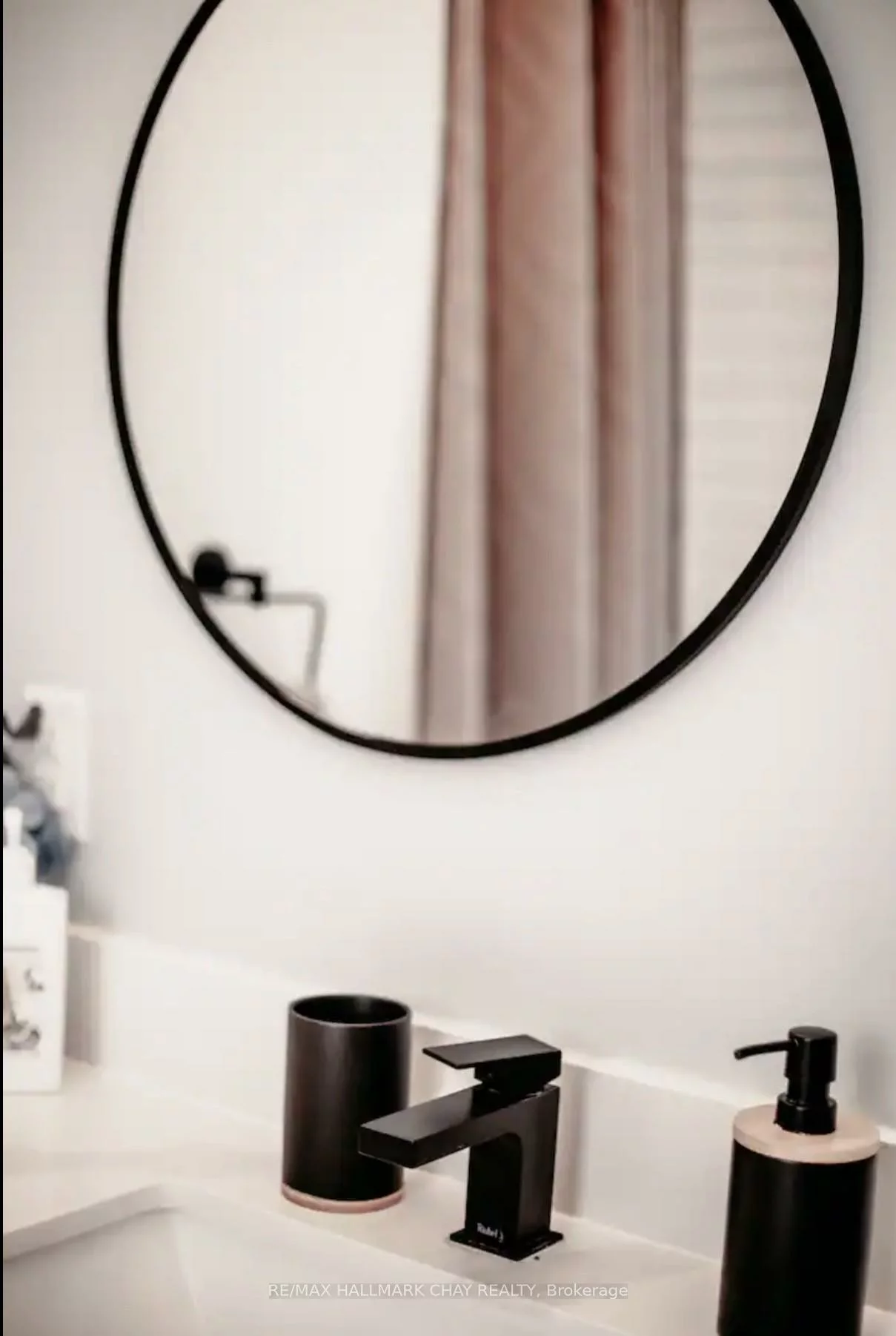 118, Mulcaster, Codrington, Barrie