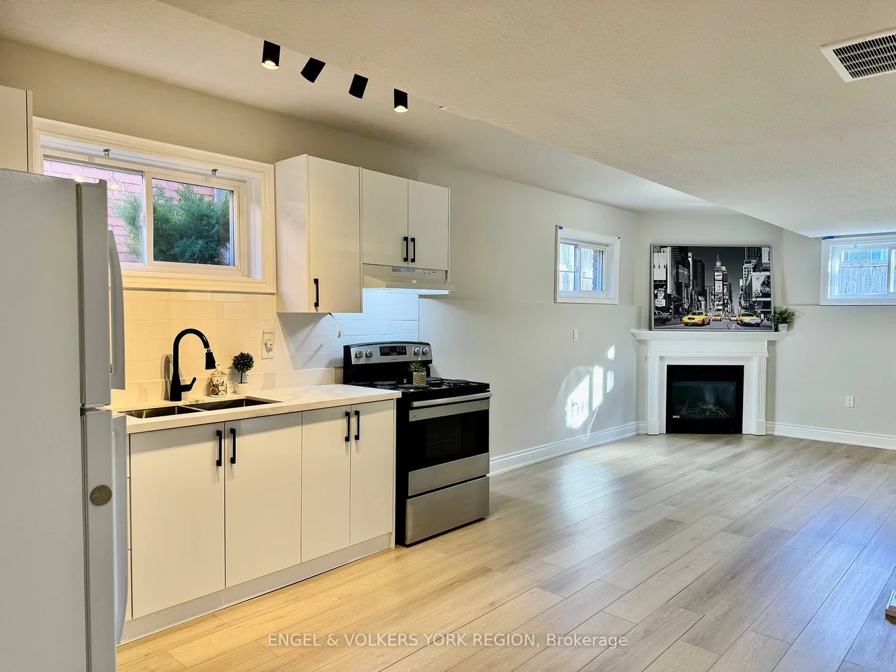 125, Sovereign's, Innis-Shore, Barrie