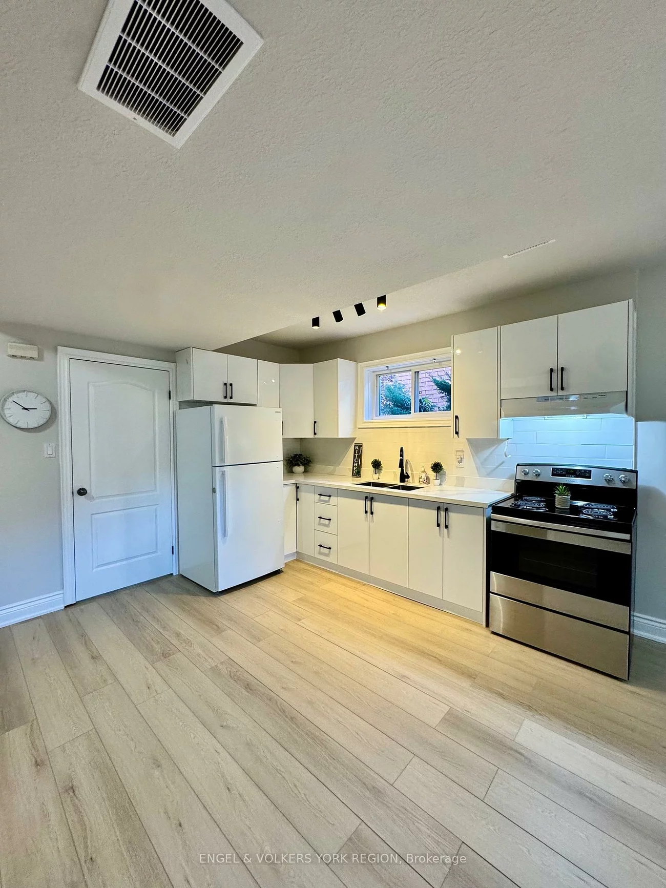 125, Sovereign's, Innis-Shore, Barrie