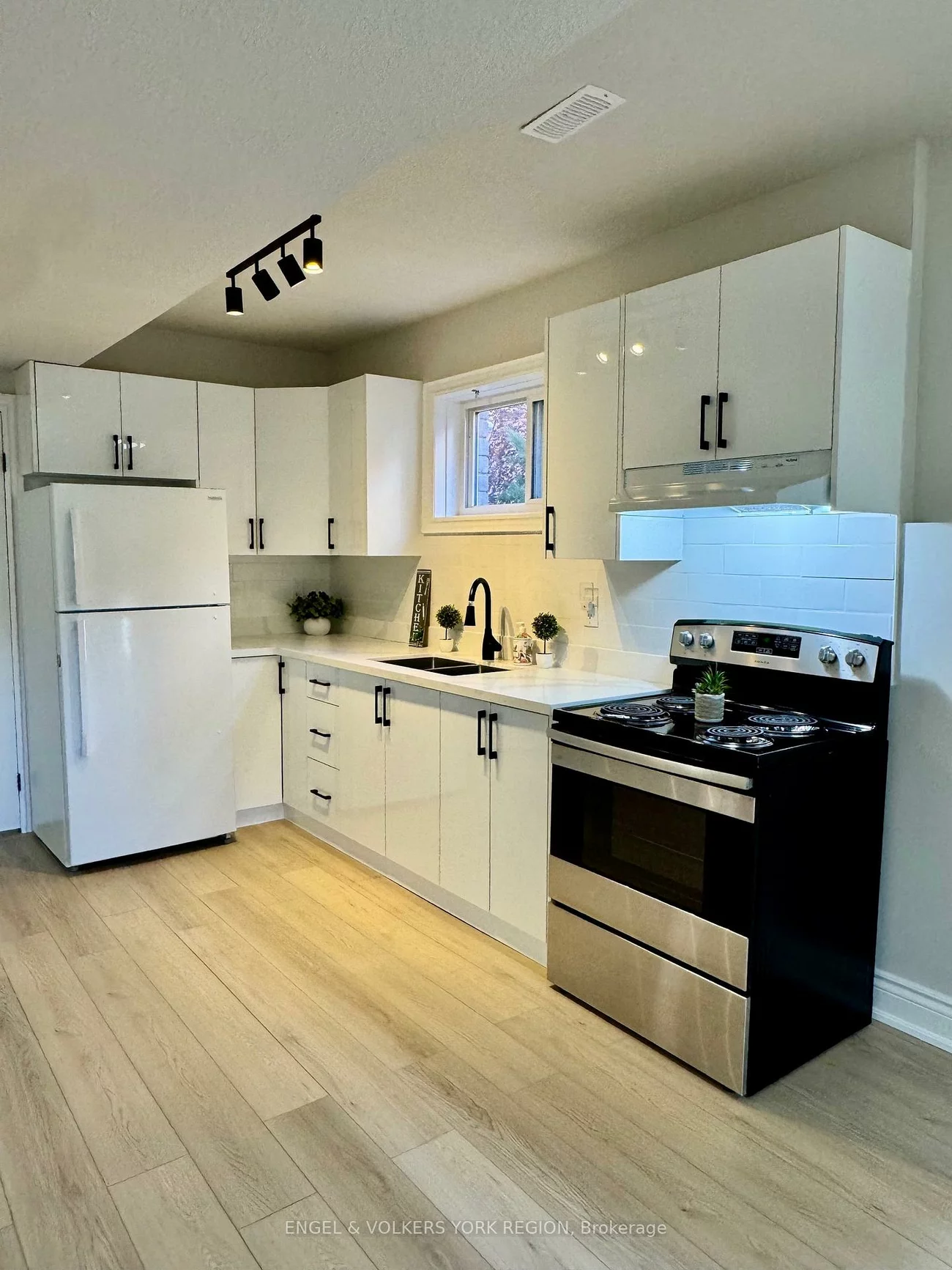 125, Sovereign's, Innis-Shore, Barrie