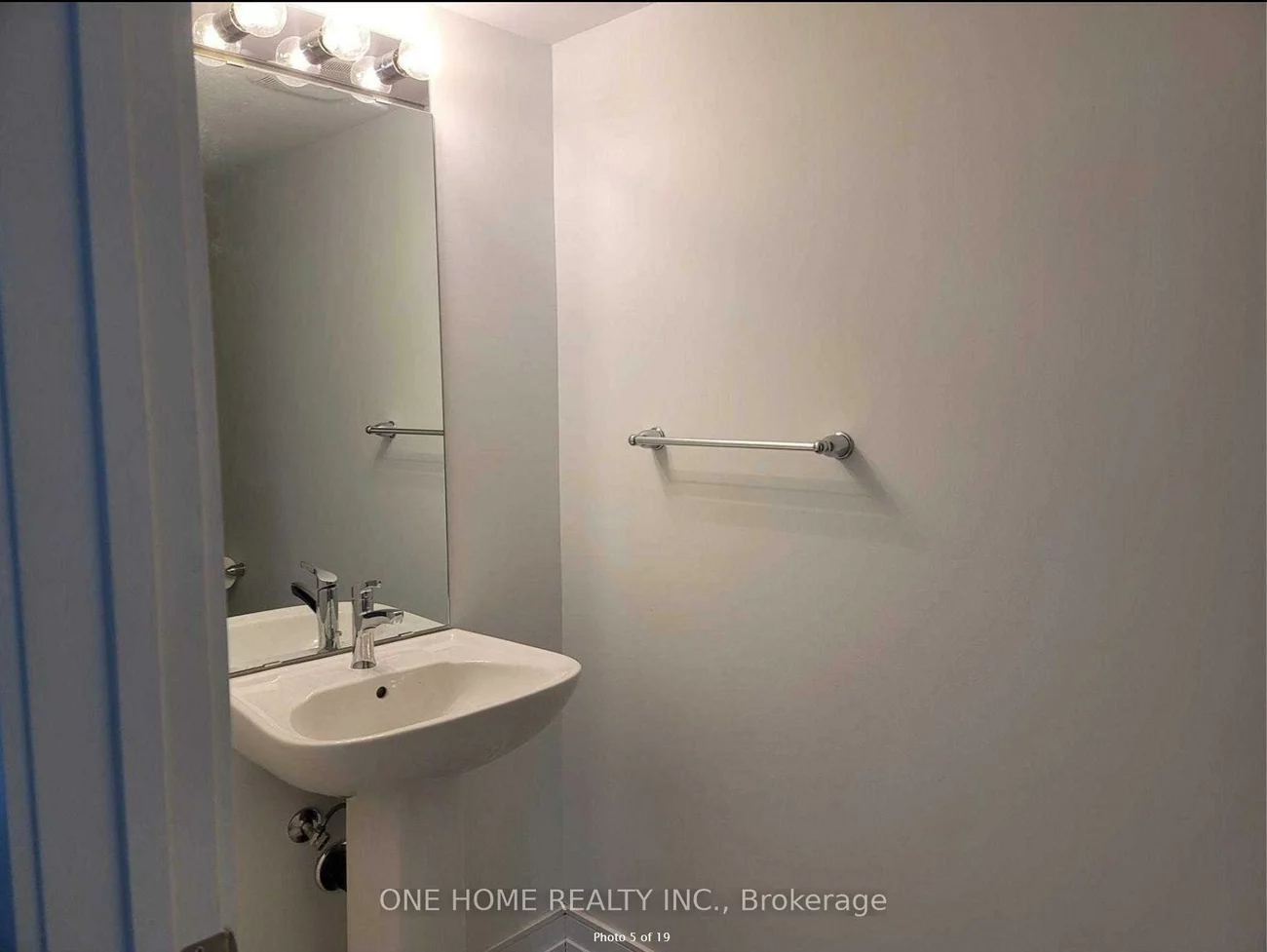 35, Blue Forest, Innis-Shore, Barrie