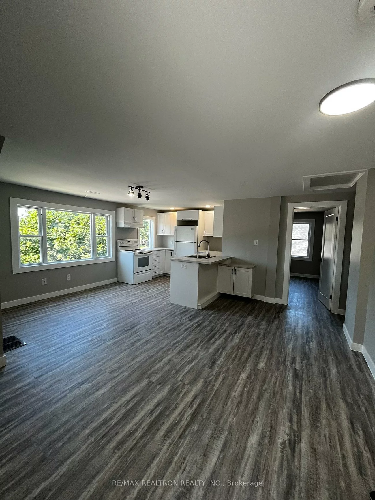 9, Gunn, Wellington, Barrie