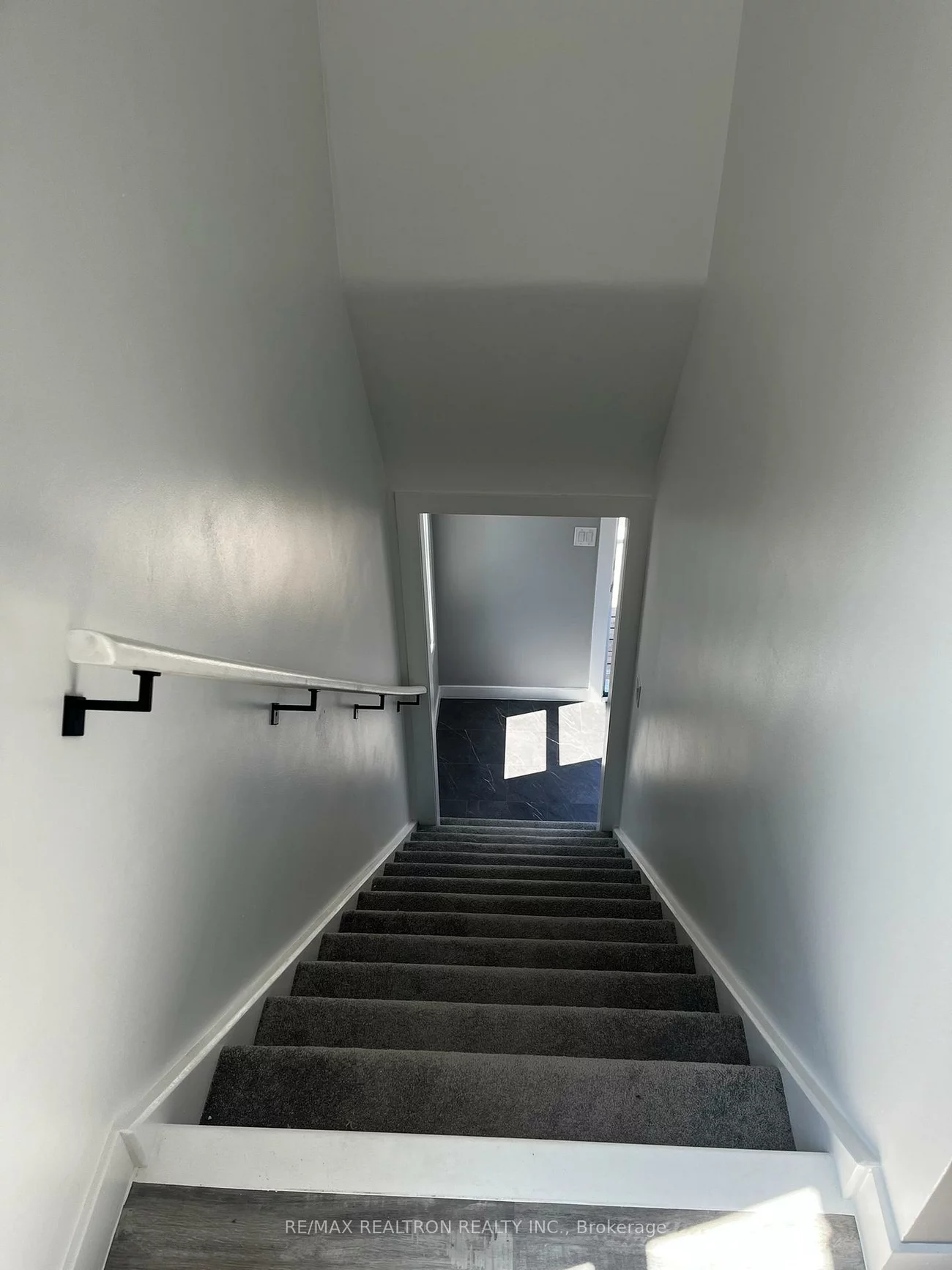 9, Gunn, Wellington, Barrie