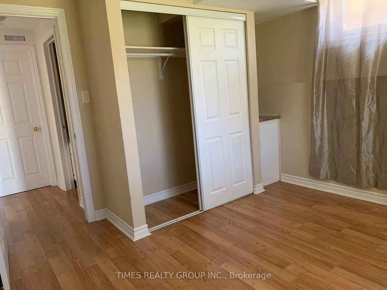 30, Claire, Painswick South, Barrie