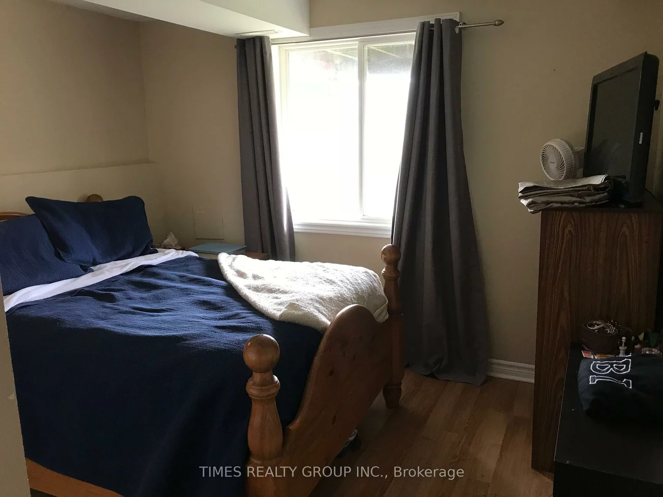 30, Claire, Painswick South, Barrie