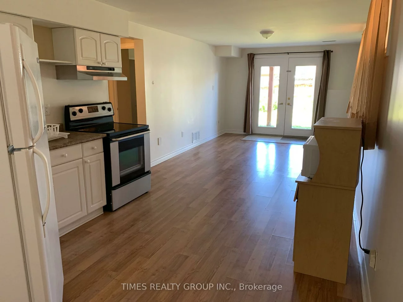 30, Claire, Painswick South, Barrie