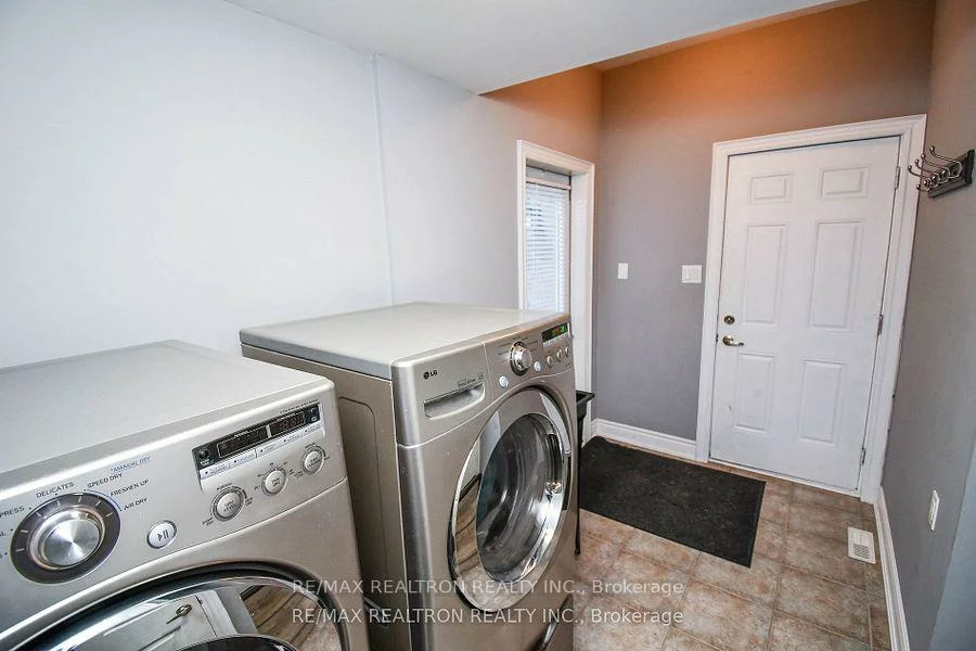 100, Sun King, Innis-Shore, Barrie