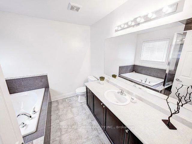 100, Sun King, Innis-Shore, Barrie