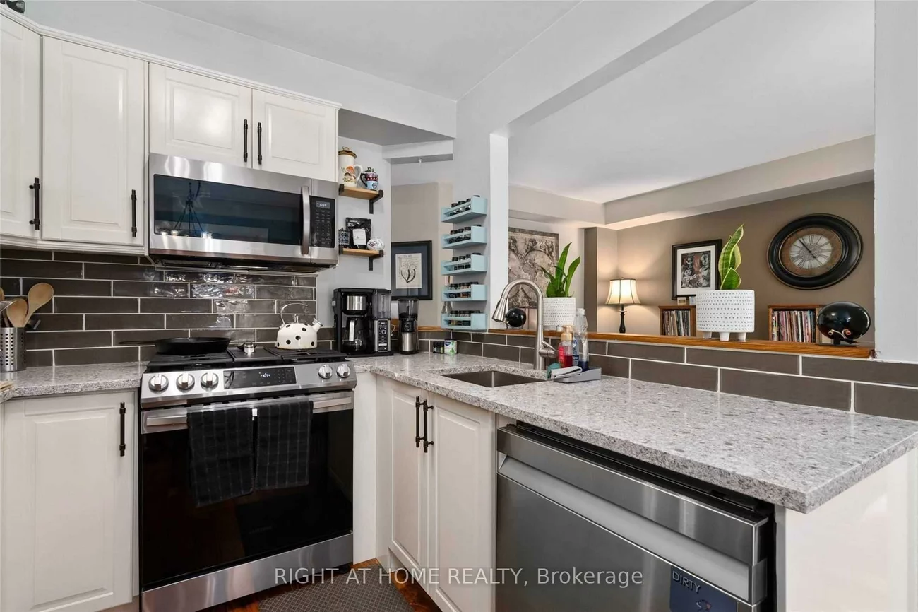 91, Brucker, Holly, Barrie