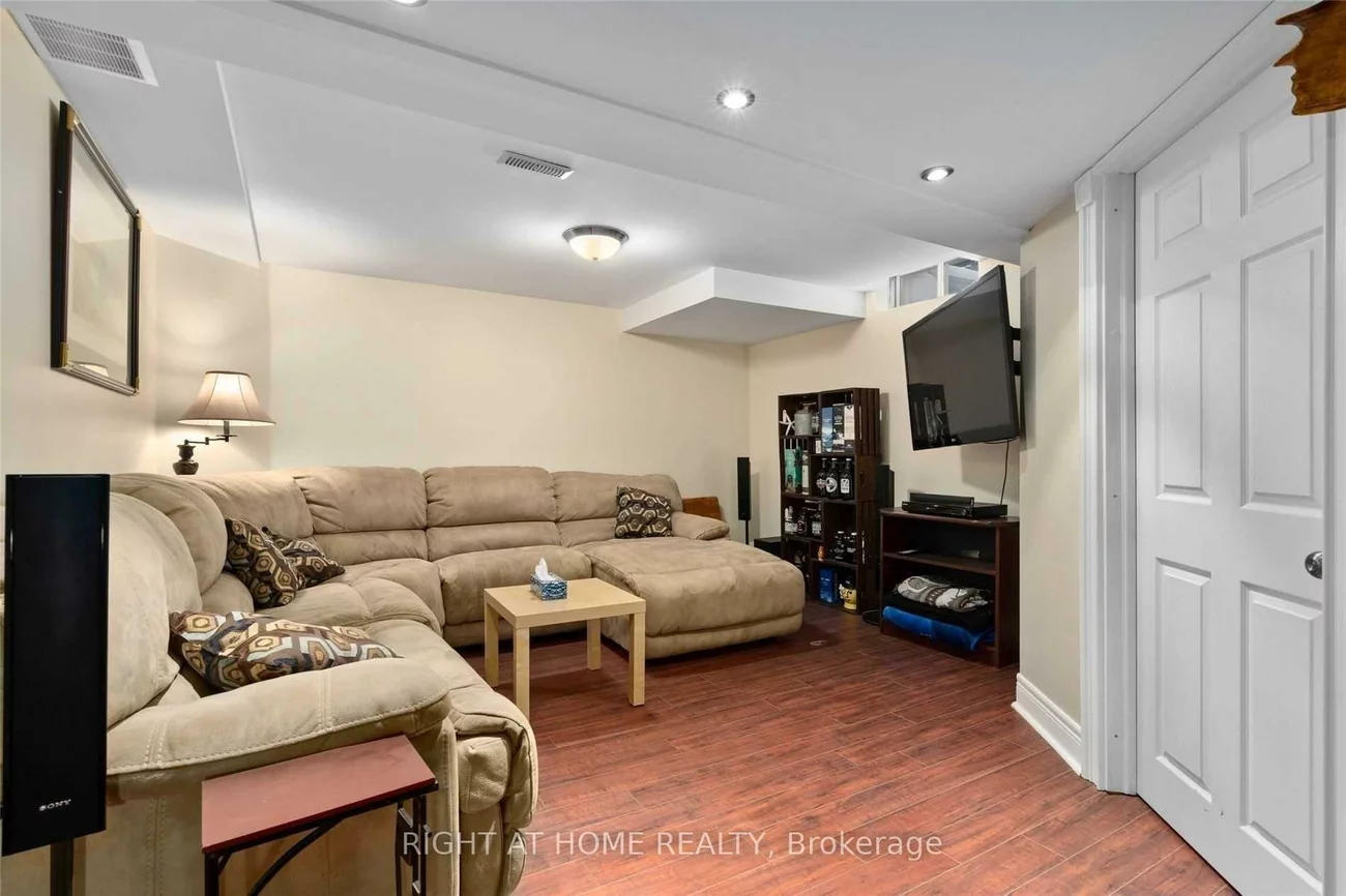 91, Brucker, Holly, Barrie