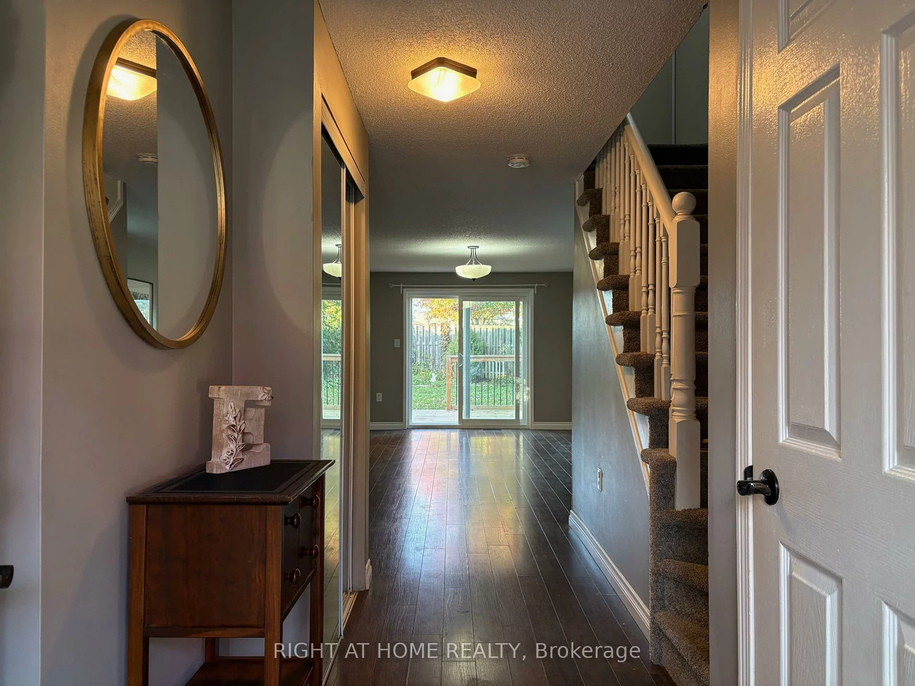 181, Columbia, Holly, Barrie