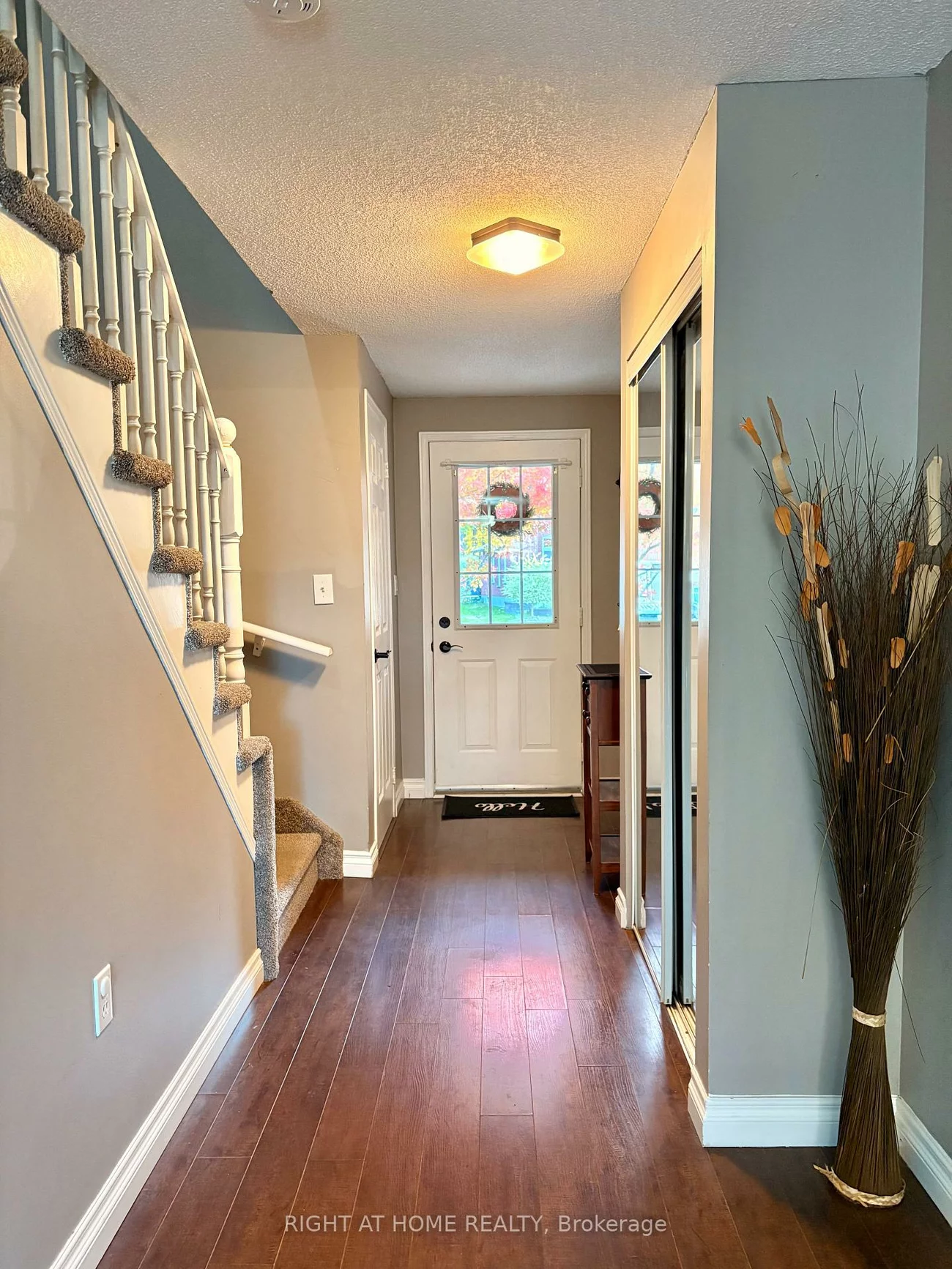 181, Columbia, Holly, Barrie