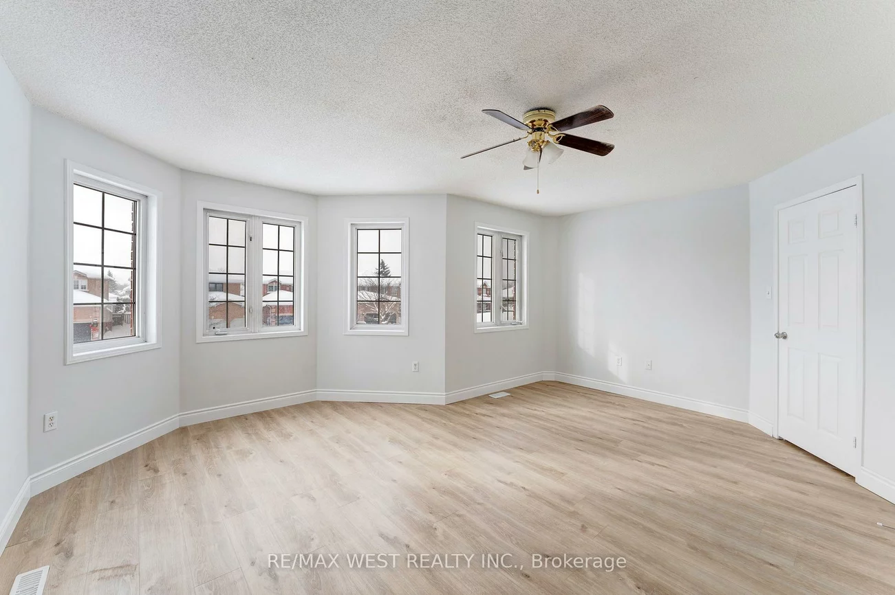 20, Felt, Bayshore, Barrie