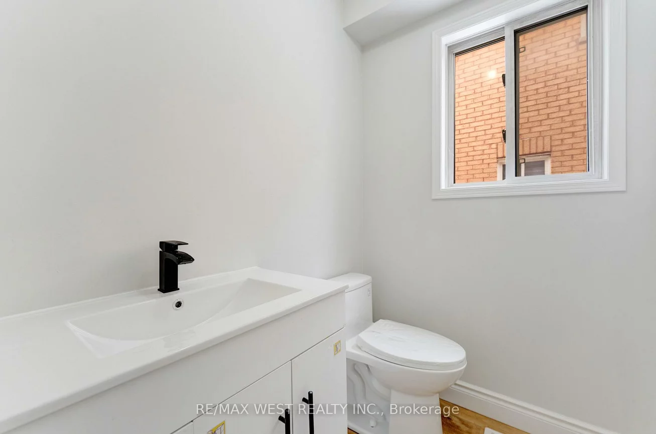 20, Felt, Bayshore, Barrie