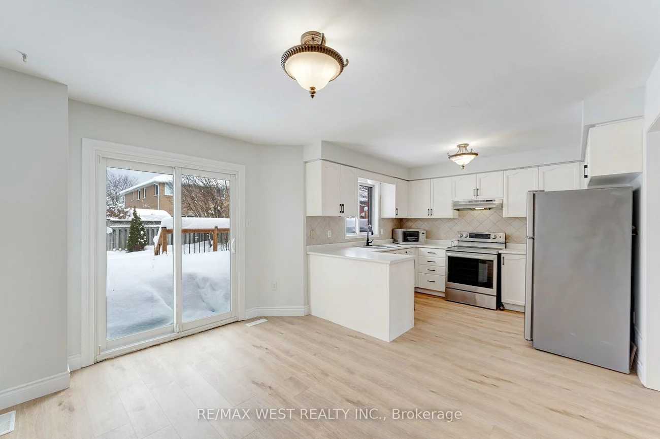 20, Felt, Bayshore, Barrie