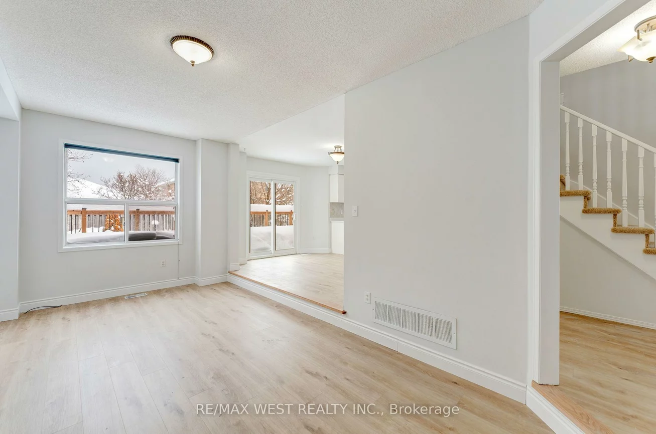 20, Felt, Bayshore, Barrie