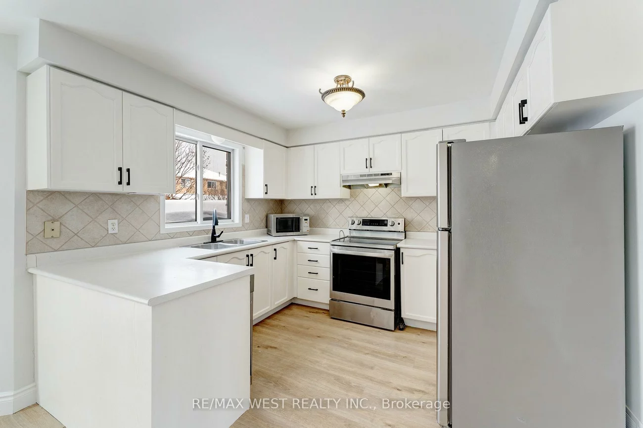 20, Felt, Bayshore, Barrie