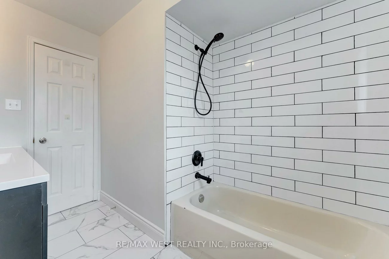 20, Felt, Bayshore, Barrie