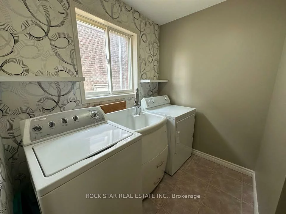 31, Red Oak, Holly, Barrie