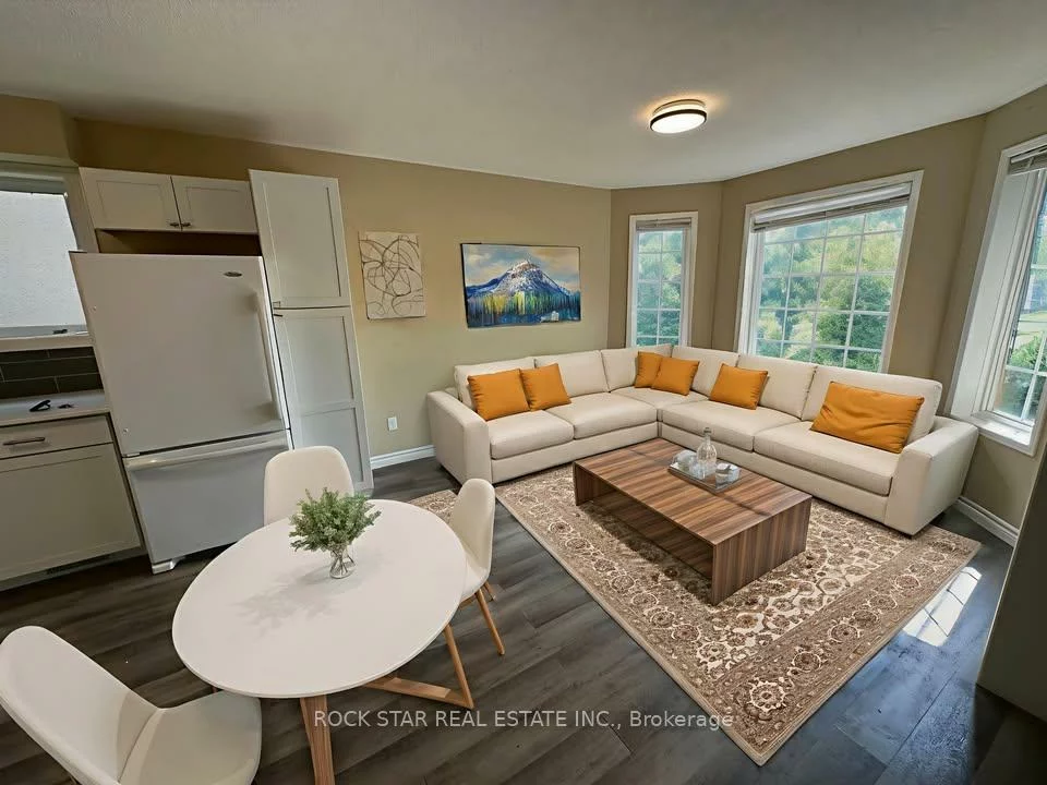 31, Red Oak, Holly, Barrie