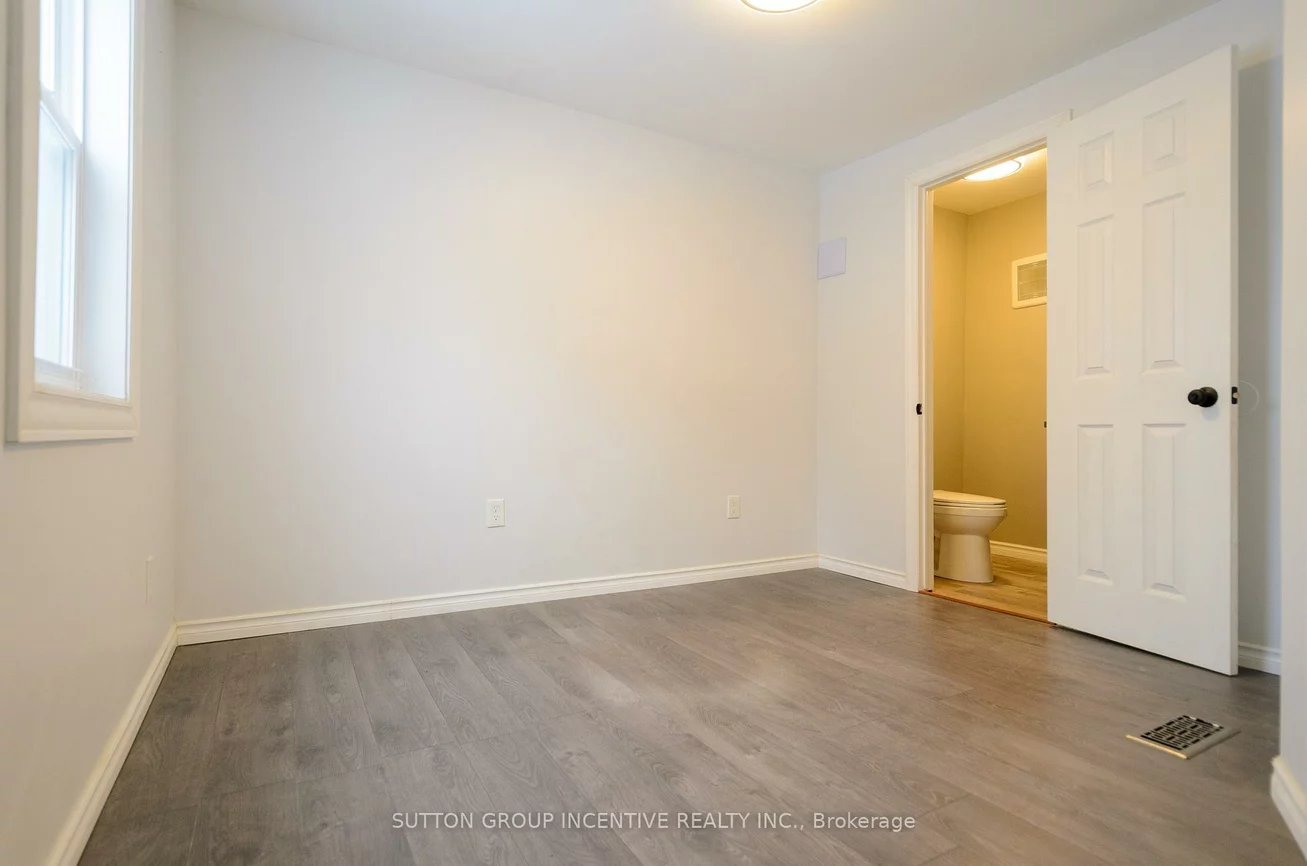 46, Ellen, Lakeshore, Barrie