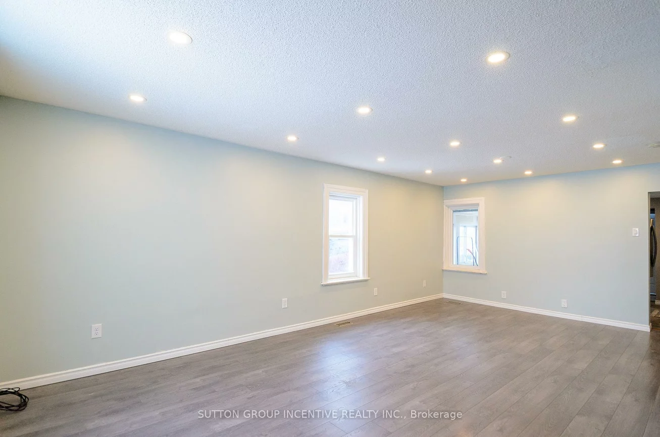 46, Ellen, Lakeshore, Barrie