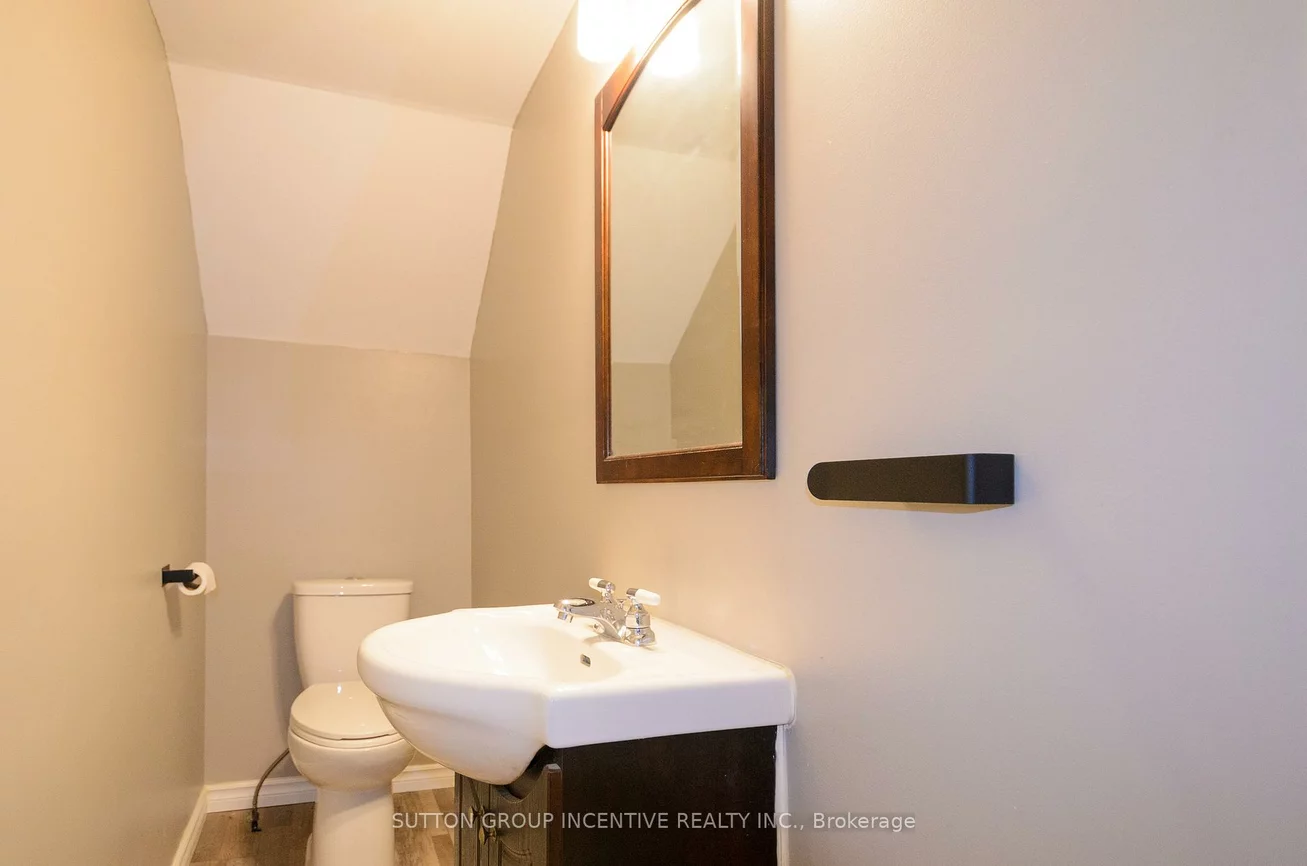 46, Ellen, Lakeshore, Barrie