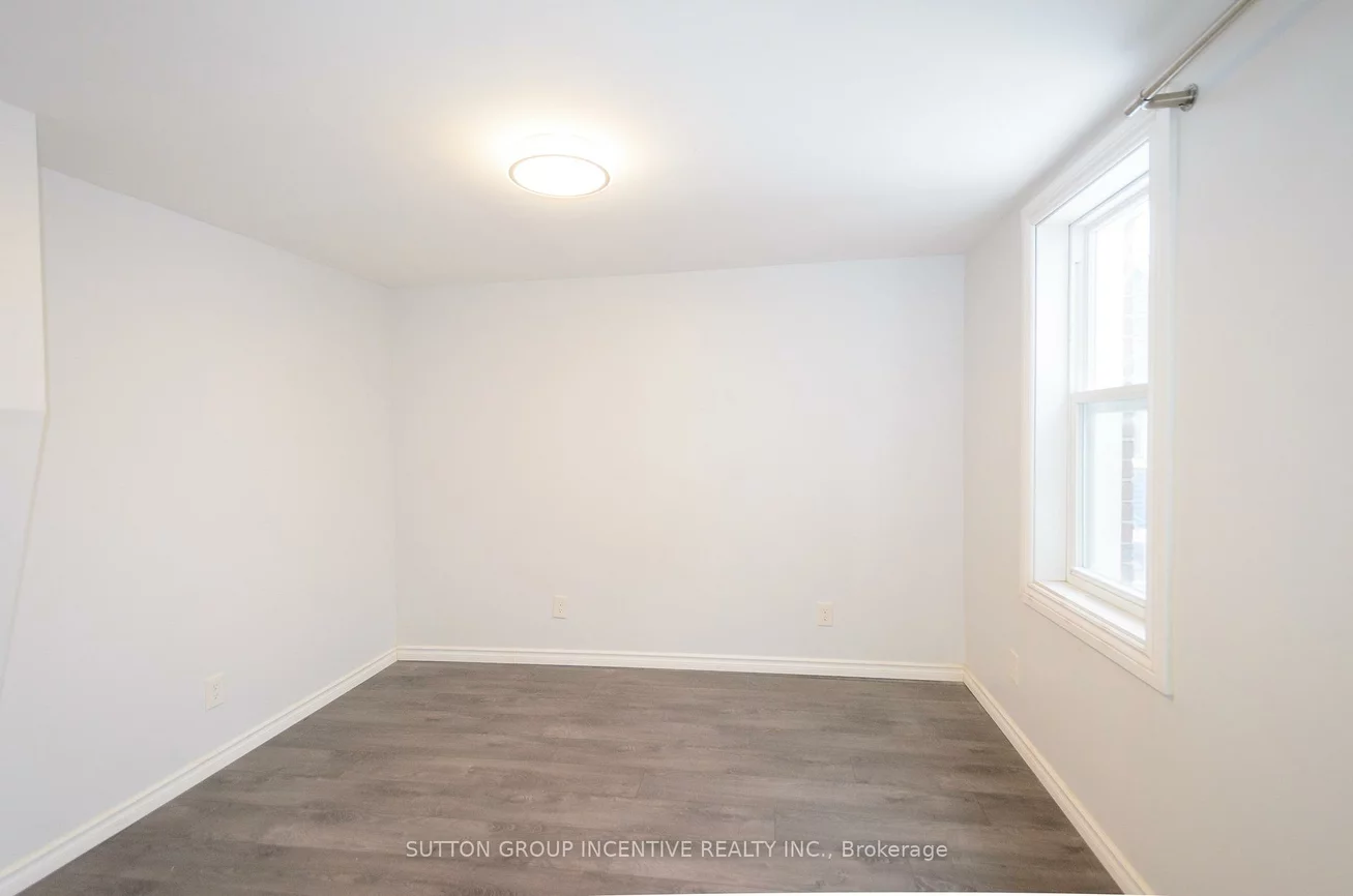 46, Ellen, Lakeshore, Barrie