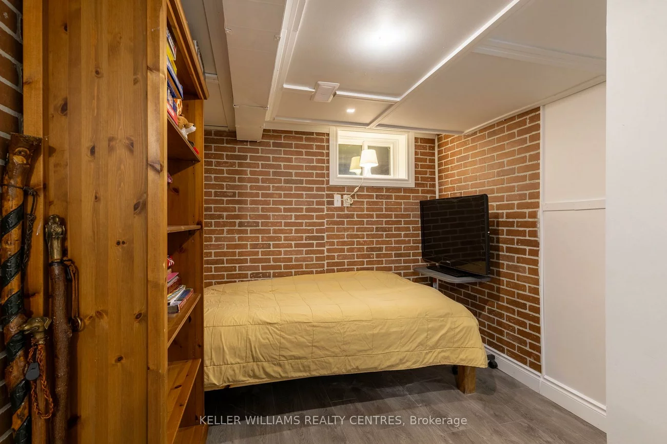 66, Chaucer, Letitia Heights, Barrie