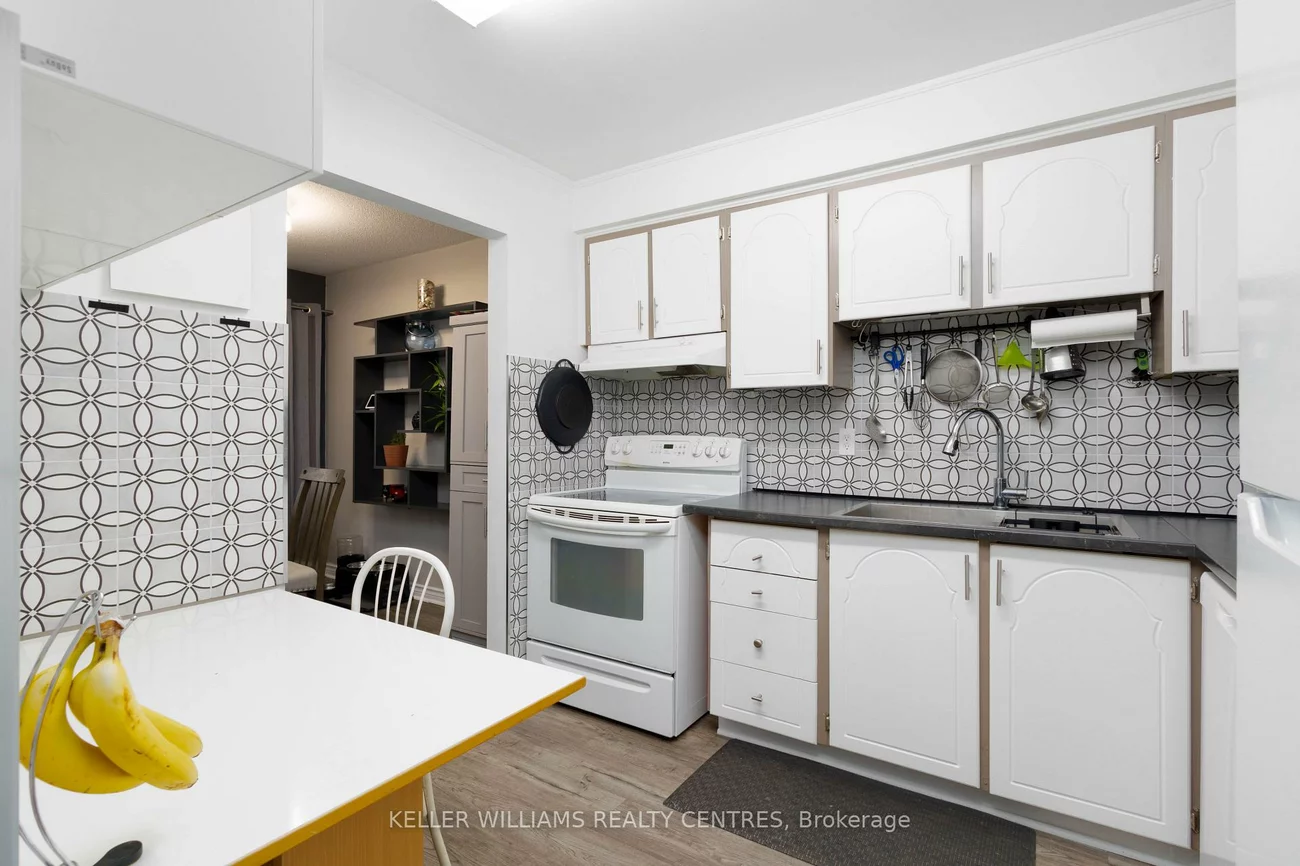 66, Chaucer, Letitia Heights, Barrie