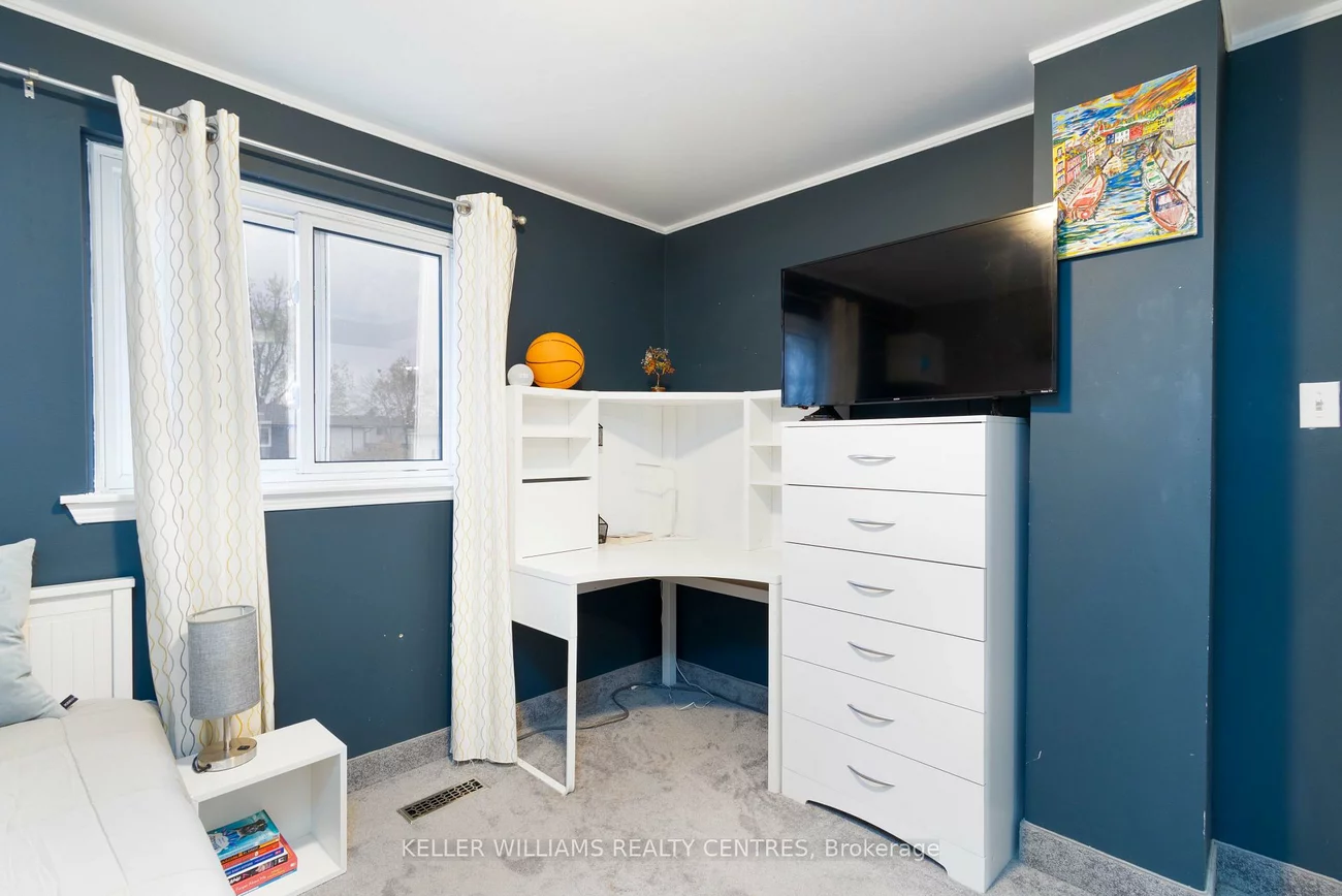 66, Chaucer, Letitia Heights, Barrie