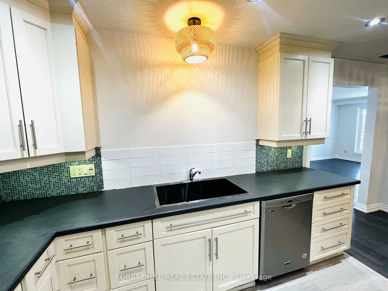 48, Steel, Grove East, Barrie