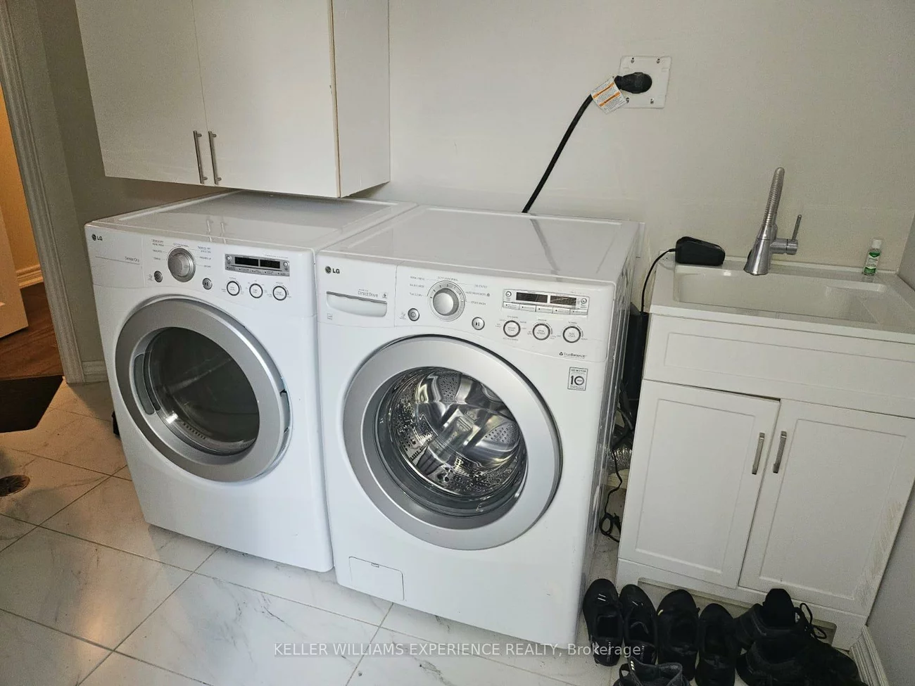 8, Grace, Painswick South, Barrie