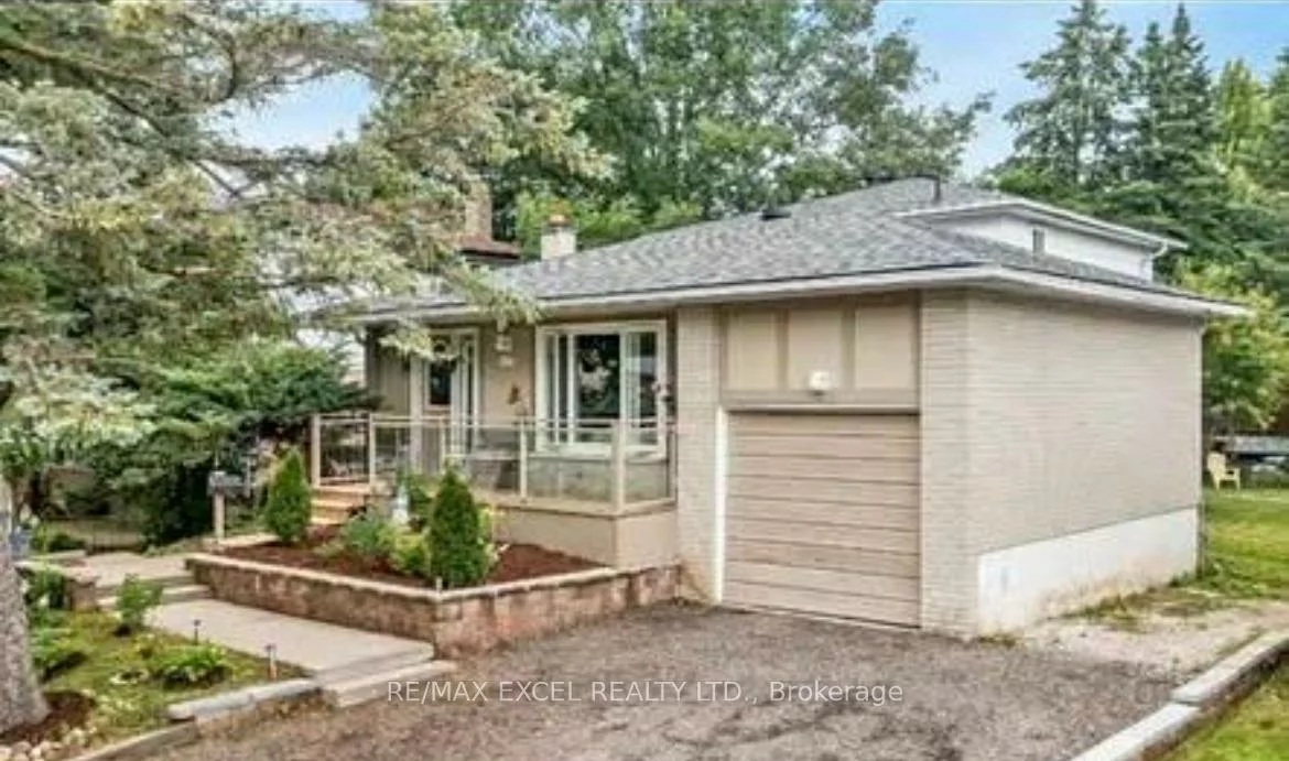 12, College, Grove East, Barrie