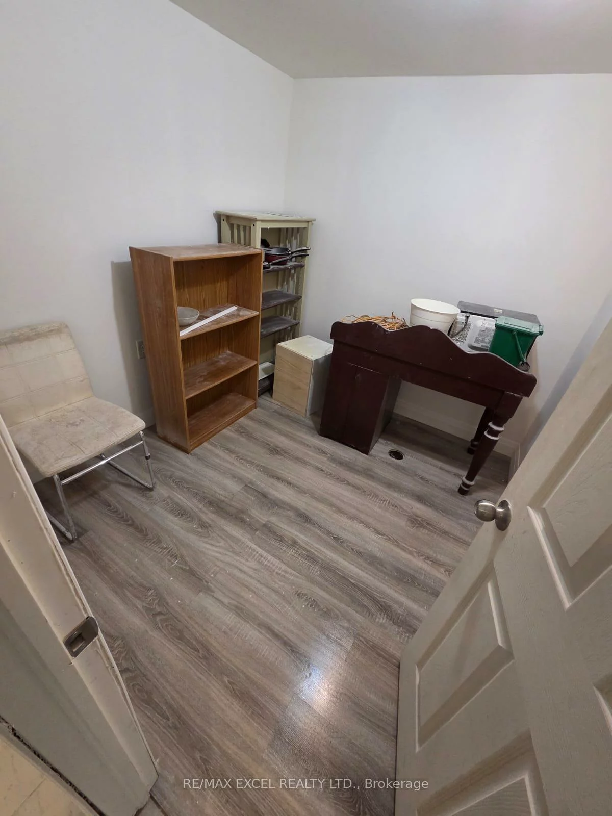 12, College, Grove East, Barrie