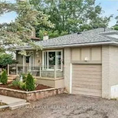 12, College, Grove East, Barrie