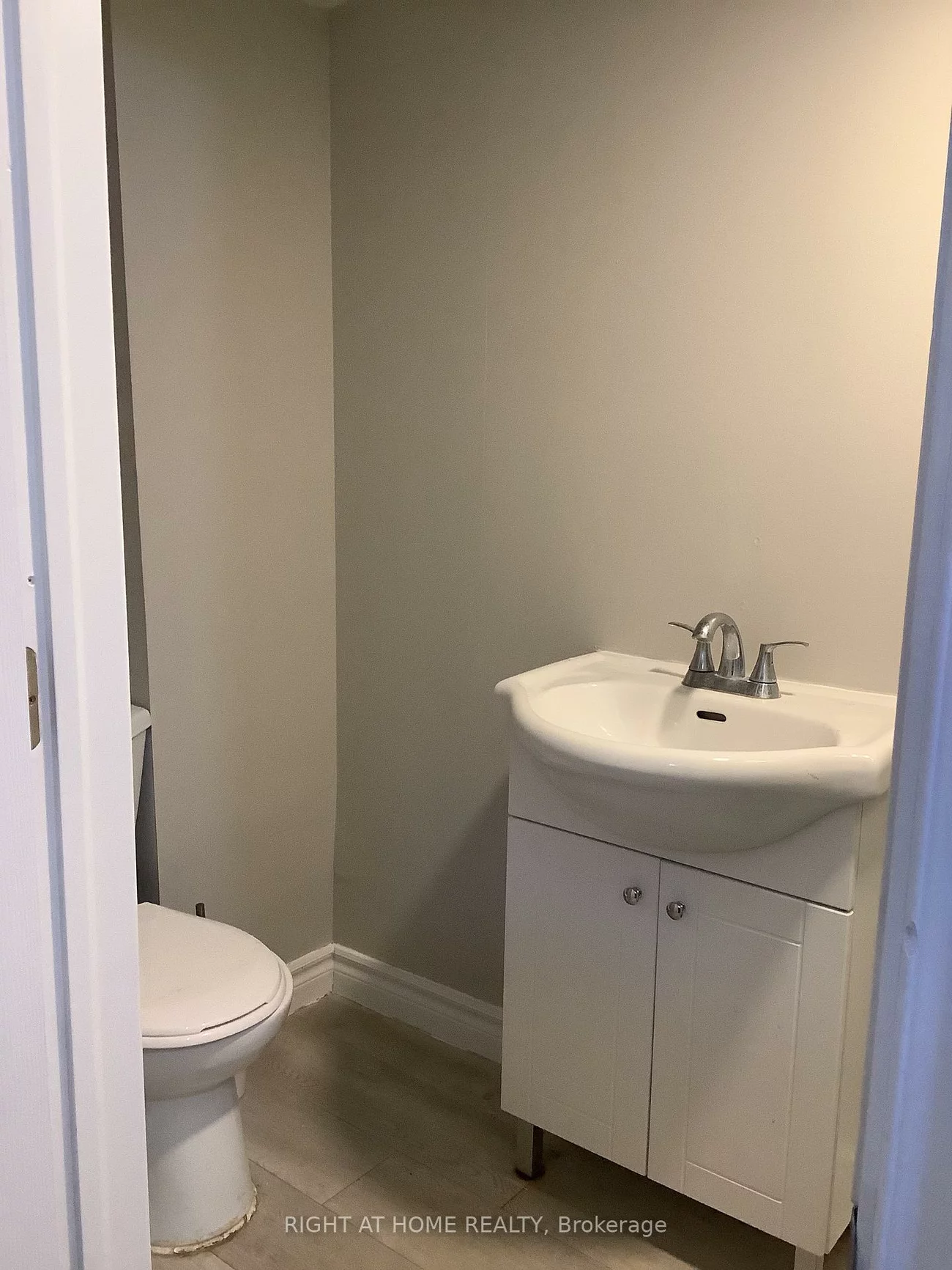 11, Rosenfeld, Grove East, Barrie