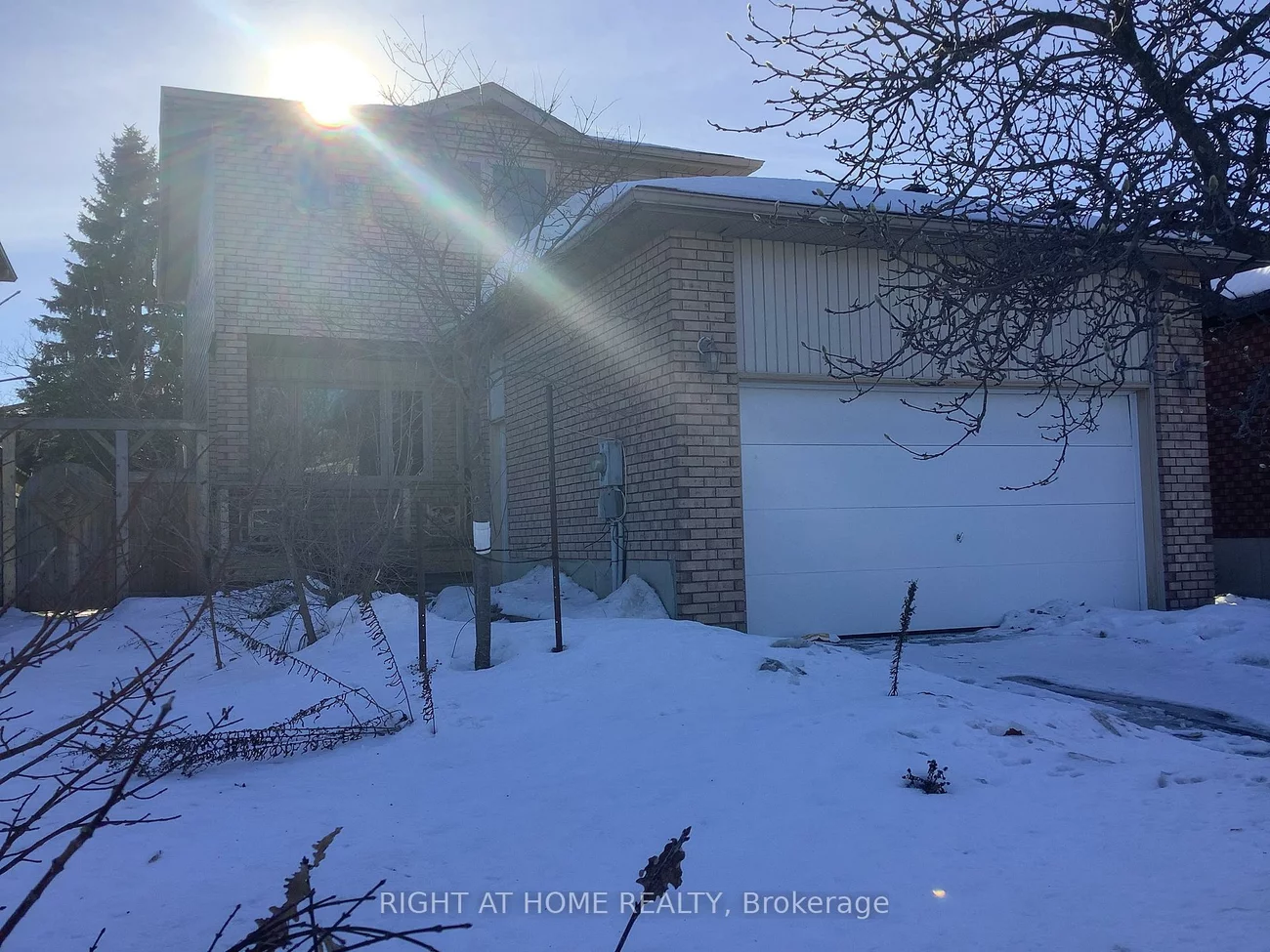 11, Rosenfeld, Grove East, Barrie