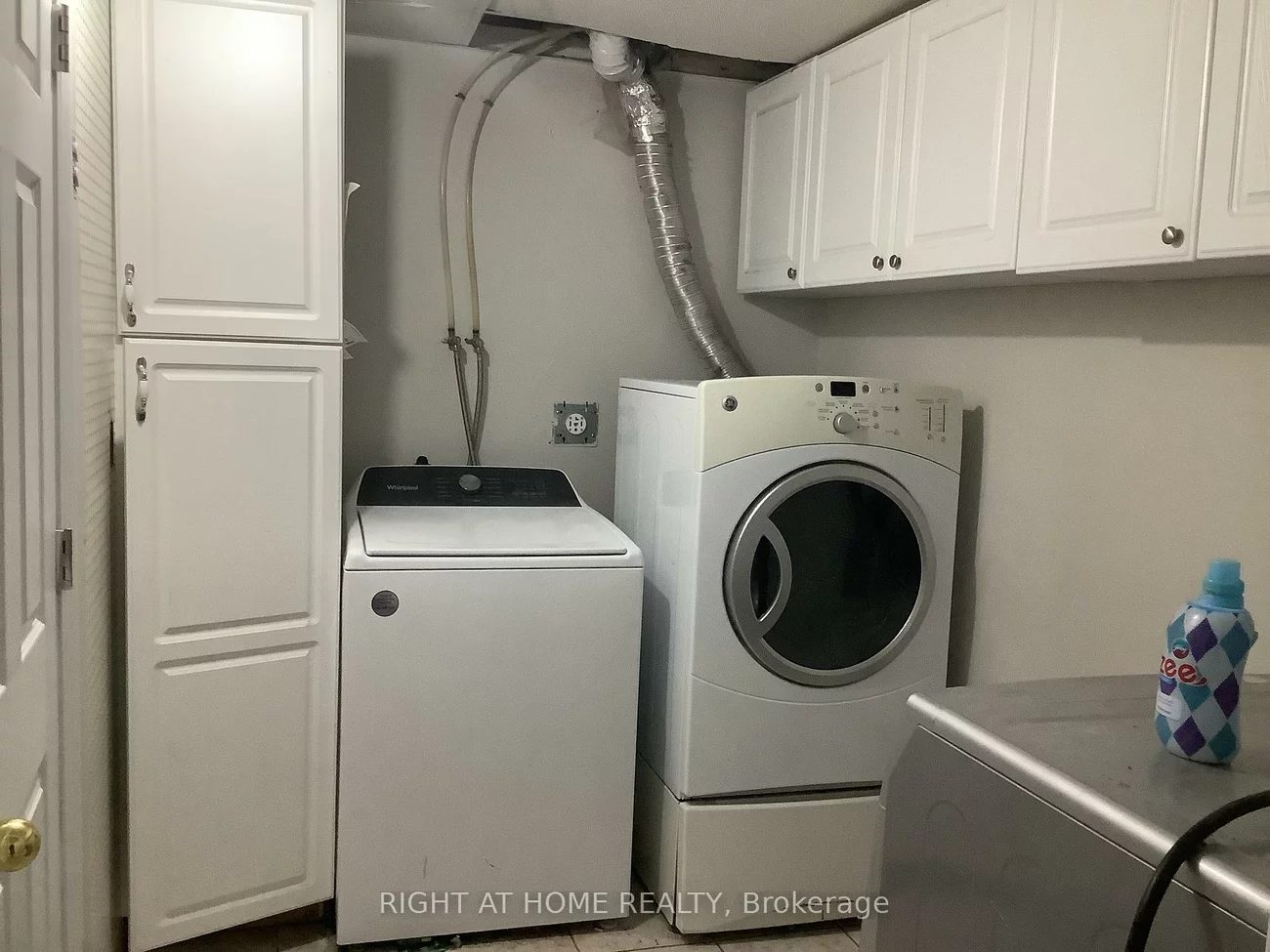 11, Rosenfeld, Grove East, Barrie