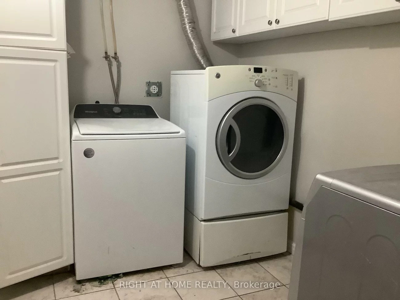 11, Rosenfeld, Grove East, Barrie