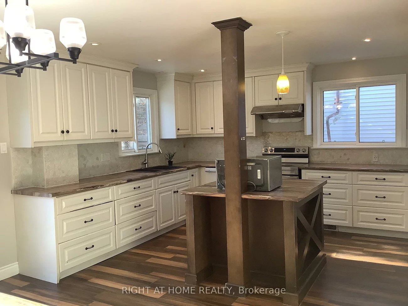 11, Rosenfeld, Grove East, Barrie