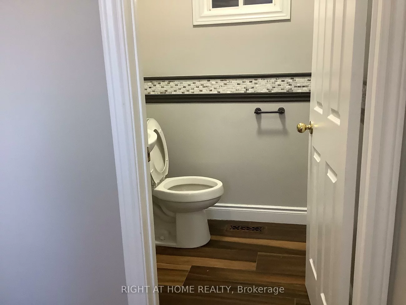 11, Rosenfeld, Grove East, Barrie