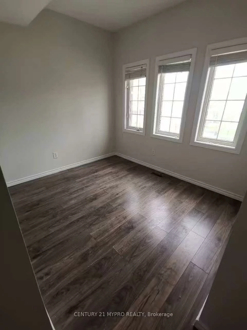 24, Beatrice, Innis-Shore, Barrie