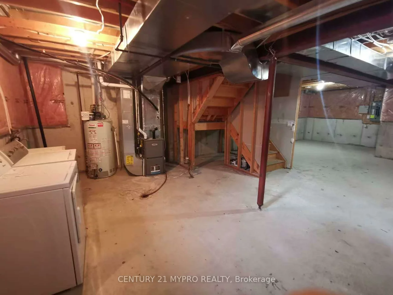 24, Beatrice, Innis-Shore, Barrie