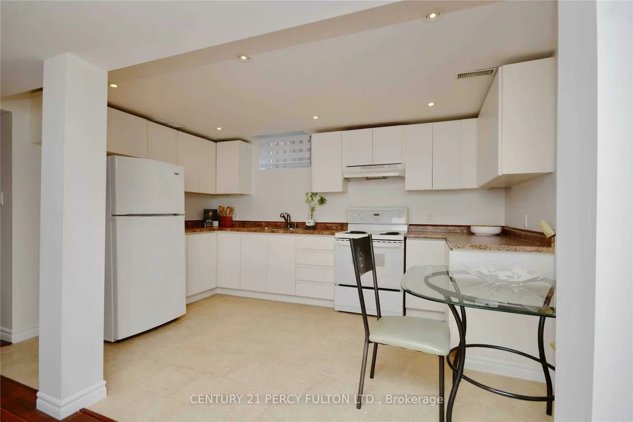 251, Livingstone, West Bayfield, Barrie