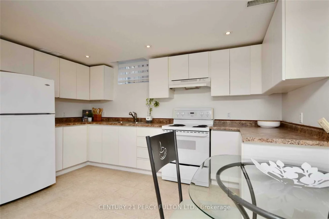 251, Livingstone, West Bayfield, Barrie