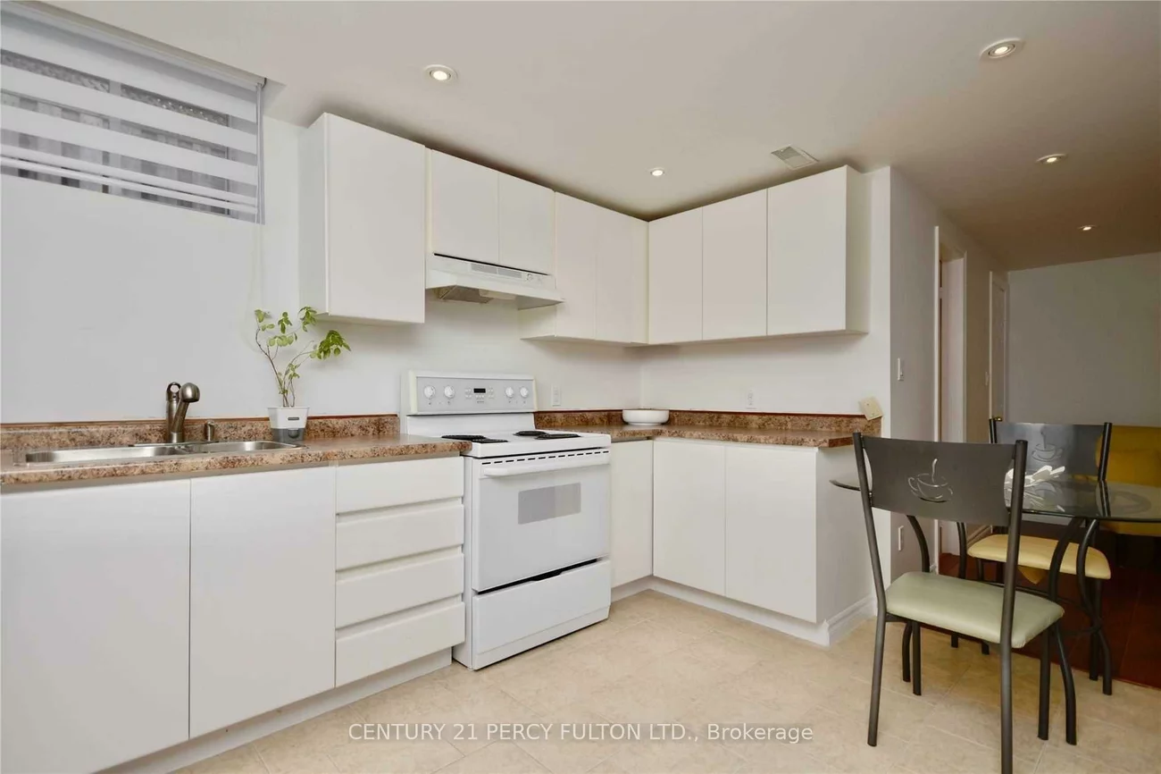 251, Livingstone, West Bayfield, Barrie